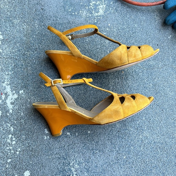 Wedge heeled Bruno Magli - Picture 3 of 5